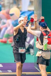 BIB: 5090
                            <button type="button" onclick="openModal(24713428)" class="btn btn-primary btn-sm float-right btn-popup" data-toggle="modal" data-target=".modal-high-quality">
                        <i class="fas fa-shopping-cart"></i> Add to Cart
                    </button>
                                            <button type="button" onclick="isThisMe(24713428, true)" class="btn btn-success btn-sm float-right btn-popup btn-isme hidden" data-toggle="tooltip" data-placement="bottom" title="นี่คือรูปของคุณใช่ไหม คลิกที่นี่เพื่อเอาเข้าอัลบั้ม">
                        <i class="fas fa-plus"></i> Add to album
                    </button>
                    <button type="button" onclick="isThisMe(24713428, false)" class="btn btn-warning btn-sm float-right btn-popup btn-isnotme hidden">
                        <i class="fas fa-ban"></i> Remove from album
                    </button>