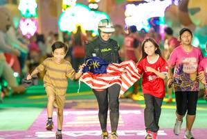 BIB: 18671, 
                            <button type="button" onclick="openModal(24715046)" class="btn btn-primary btn-sm float-right btn-popup" data-toggle="modal" data-target=".modal-high-quality">
                        <i class="fas fa-shopping-cart"></i> Add to Cart
                    </button>
                                            <button type="button" onclick="isThisMe(24715046, true)" class="btn btn-success btn-sm float-right btn-popup btn-isme hidden" data-toggle="tooltip" data-placement="bottom" title="นี่คือรูปของคุณใช่ไหม คลิกที่นี่เพื่อเอาเข้าอัลบั้ม">
                        <i class="fas fa-plus"></i> Add to album
                    </button>
                    <button type="button" onclick="isThisMe(24715046, false)" class="btn btn-warning btn-sm float-right btn-popup btn-isnotme hidden">
                        <i class="fas fa-ban"></i> Remove from album
                    </button>