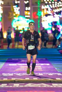 BIB: 1022, 100, 638
                            <button type="button" onclick="openModal(24780604)" class="btn btn-primary btn-sm float-right btn-popup" data-toggle="modal" data-target=".modal-high-quality">
                        <i class="fas fa-shopping-cart"></i> Add to Cart
                    </button>
                                            <button type="button" onclick="isThisMe(24780604, true)" class="btn btn-success btn-sm float-right btn-popup btn-isme hidden" data-toggle="tooltip" data-placement="bottom" title="นี่คือรูปของคุณใช่ไหม คลิกที่นี่เพื่อเอาเข้าอัลบั้ม">
                        <i class="fas fa-plus"></i> Add to album
                    </button>
                    <button type="button" onclick="isThisMe(24780604, false)" class="btn btn-warning btn-sm float-right btn-popup btn-isnotme hidden">
                        <i class="fas fa-ban"></i> Remove from album
                    </button>