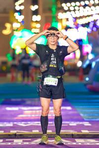 BIB: 195, 1022
                            <button type="button" onclick="openModal(24780621)" class="btn btn-primary btn-sm float-right btn-popup" data-toggle="modal" data-target=".modal-high-quality">
                        <i class="fas fa-shopping-cart"></i> Add to Cart
                    </button>
                                            <button type="button" onclick="isThisMe(24780621, true)" class="btn btn-success btn-sm float-right btn-popup btn-isme hidden" data-toggle="tooltip" data-placement="bottom" title="นี่คือรูปของคุณใช่ไหม คลิกที่นี่เพื่อเอาเข้าอัลบั้ม">
                        <i class="fas fa-plus"></i> Add to album
                    </button>
                    <button type="button" onclick="isThisMe(24780621, false)" class="btn btn-warning btn-sm float-right btn-popup btn-isnotme hidden">
                        <i class="fas fa-ban"></i> Remove from album
                    </button>