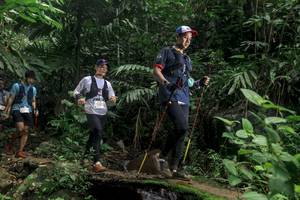 BIB: 537
                            <button type="button" onclick="openModal(24756715)" class="btn btn-primary btn-sm float-right btn-popup" data-toggle="modal" data-target=".modal-high-quality">
                        <i class="fas fa-shopping-cart"></i> Add to Cart
                    </button>
                                            <button type="button" onclick="isThisMe(24756715, true)" class="btn btn-success btn-sm float-right btn-popup btn-isme hidden" data-toggle="tooltip" data-placement="bottom" title="นี่คือรูปของคุณใช่ไหม คลิกที่นี่เพื่อเอาเข้าอัลบั้ม">
                        <i class="fas fa-plus"></i> Add to album
                    </button>
                    <button type="button" onclick="isThisMe(24756715, false)" class="btn btn-warning btn-sm float-right btn-popup btn-isnotme hidden">
                        <i class="fas fa-ban"></i> Remove from album
                    </button>