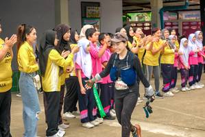 BIB: 290
                            <button type="button" onclick="openModal(24712163)" class="btn btn-primary btn-sm float-right btn-popup" data-toggle="modal" data-target=".modal-high-quality">
                        <i class="fas fa-shopping-cart"></i> Add to Cart
                    </button>
                                            <button type="button" onclick="isThisMe(24712163, true)" class="btn btn-success btn-sm float-right btn-popup btn-isme hidden" data-toggle="tooltip" data-placement="bottom" title="นี่คือรูปของคุณใช่ไหม คลิกที่นี่เพื่อเอาเข้าอัลบั้ม">
                        <i class="fas fa-plus"></i> Add to album
                    </button>
                    <button type="button" onclick="isThisMe(24712163, false)" class="btn btn-warning btn-sm float-right btn-popup btn-isnotme hidden">
                        <i class="fas fa-ban"></i> Remove from album
                    </button>