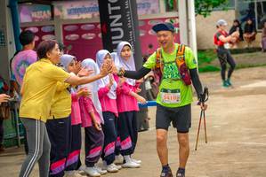 BIB: 357, 5410
                            <button type="button" onclick="openModal(24712540)" class="btn btn-primary btn-sm float-right btn-popup" data-toggle="modal" data-target=".modal-high-quality">
                        <i class="fas fa-shopping-cart"></i> Add to Cart
                    </button>
                                            <button type="button" onclick="isThisMe(24712540, true)" class="btn btn-success btn-sm float-right btn-popup btn-isme hidden" data-toggle="tooltip" data-placement="bottom" title="นี่คือรูปของคุณใช่ไหม คลิกที่นี่เพื่อเอาเข้าอัลบั้ม">
                        <i class="fas fa-plus"></i> Add to album
                    </button>
                    <button type="button" onclick="isThisMe(24712540, false)" class="btn btn-warning btn-sm float-right btn-popup btn-isnotme hidden">
                        <i class="fas fa-ban"></i> Remove from album
                    </button>