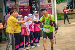 BIB: 100, 5410
                            <button type="button" onclick="openModal(24712539)" class="btn btn-primary btn-sm float-right btn-popup" data-toggle="modal" data-target=".modal-high-quality">
                        <i class="fas fa-shopping-cart"></i> Add to Cart
                    </button>
                                            <button type="button" onclick="isThisMe(24712539, true)" class="btn btn-success btn-sm float-right btn-popup btn-isme hidden" data-toggle="tooltip" data-placement="bottom" title="นี่คือรูปของคุณใช่ไหม คลิกที่นี่เพื่อเอาเข้าอัลบั้ม">
                        <i class="fas fa-plus"></i> Add to album
                    </button>
                    <button type="button" onclick="isThisMe(24712539, false)" class="btn btn-warning btn-sm float-right btn-popup btn-isnotme hidden">
                        <i class="fas fa-ban"></i> Remove from album
                    </button>