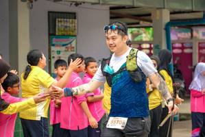 BIB: 5570
                            <button type="button" onclick="openModal(24712718)" class="btn btn-primary btn-sm float-right btn-popup" data-toggle="modal" data-target=".modal-high-quality">
                        <i class="fas fa-shopping-cart"></i> Add to Cart
                    </button>
                                            <button type="button" onclick="isThisMe(24712718, true)" class="btn btn-success btn-sm float-right btn-popup btn-isme hidden" data-toggle="tooltip" data-placement="bottom" title="นี่คือรูปของคุณใช่ไหม คลิกที่นี่เพื่อเอาเข้าอัลบั้ม">
                        <i class="fas fa-plus"></i> Add to album
                    </button>
                    <button type="button" onclick="isThisMe(24712718, false)" class="btn btn-warning btn-sm float-right btn-popup btn-isnotme hidden">
                        <i class="fas fa-ban"></i> Remove from album
                    </button>