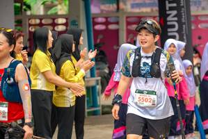 BIB: 5502
                            <button type="button" onclick="openModal(24712726)" class="btn btn-primary btn-sm float-right btn-popup" data-toggle="modal" data-target=".modal-high-quality">
                        <i class="fas fa-shopping-cart"></i> Add to Cart
                    </button>
                                            <button type="button" onclick="isThisMe(24712726, true)" class="btn btn-success btn-sm float-right btn-popup btn-isme hidden" data-toggle="tooltip" data-placement="bottom" title="นี่คือรูปของคุณใช่ไหม คลิกที่นี่เพื่อเอาเข้าอัลบั้ม">
                        <i class="fas fa-plus"></i> Add to album
                    </button>
                    <button type="button" onclick="isThisMe(24712726, false)" class="btn btn-warning btn-sm float-right btn-popup btn-isnotme hidden">
                        <i class="fas fa-ban"></i> Remove from album
                    </button>