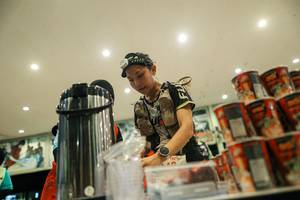 BIB: 
                            <button type="button" onclick="openModal(26526026)" class="btn btn-primary btn-sm float-right btn-popup" data-toggle="modal" data-target=".modal-high-quality">
                        <i class="fas fa-shopping-cart"></i> Add to Cart
                    </button>
                                            <button type="button" onclick="isThisMe(26526026, true)" class="btn btn-success btn-sm float-right btn-popup btn-isme hidden" data-toggle="tooltip" data-placement="bottom" title="นี่คือรูปของคุณใช่ไหม คลิกที่นี่เพื่อเอาเข้าอัลบั้ม">
                        <i class="fas fa-plus"></i> Add to album
                    </button>
                    <button type="button" onclick="isThisMe(26526026, false)" class="btn btn-warning btn-sm float-right btn-popup btn-isnotme hidden">
                        <i class="fas fa-ban"></i> Remove from album
                    </button>