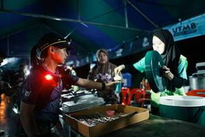 BIB: 
                            <button type="button" onclick="openModal(26526136)" class="btn btn-primary btn-sm float-right btn-popup" data-toggle="modal" data-target=".modal-high-quality">
                        <i class="fas fa-shopping-cart"></i> Add to Cart
                    </button>
                                            <button type="button" onclick="isThisMe(26526136, true)" class="btn btn-success btn-sm float-right btn-popup btn-isme hidden" data-toggle="tooltip" data-placement="bottom" title="นี่คือรูปของคุณใช่ไหม คลิกที่นี่เพื่อเอาเข้าอัลบั้ม">
                        <i class="fas fa-plus"></i> Add to album
                    </button>
                    <button type="button" onclick="isThisMe(26526136, false)" class="btn btn-warning btn-sm float-right btn-popup btn-isnotme hidden">
                        <i class="fas fa-ban"></i> Remove from album
                    </button>