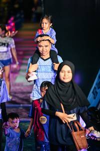 BIB: 
                            <button type="button" onclick="openModal(26342950)" class="btn btn-primary btn-sm float-right btn-popup" data-toggle="modal" data-target=".modal-high-quality">
                        <i class="fas fa-shopping-cart"></i> Add to Cart
                    </button>
                                            <button type="button" onclick="isThisMe(26342950, true)" class="btn btn-success btn-sm float-right btn-popup btn-isme hidden" data-toggle="tooltip" data-placement="bottom" title="นี่คือรูปของคุณใช่ไหม คลิกที่นี่เพื่อเอาเข้าอัลบั้ม">
                        <i class="fas fa-plus"></i> Add to album
                    </button>
                    <button type="button" onclick="isThisMe(26342950, false)" class="btn btn-warning btn-sm float-right btn-popup btn-isnotme hidden">
                        <i class="fas fa-ban"></i> Remove from album
                    </button>