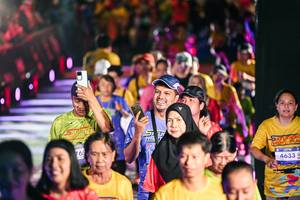 BIB: 
                            <button type="button" onclick="openModal(26342738)" class="btn btn-primary btn-sm float-right btn-popup" data-toggle="modal" data-target=".modal-high-quality">
                        <i class="fas fa-shopping-cart"></i> Add to Cart
                    </button>
                                            <button type="button" onclick="isThisMe(26342738, true)" class="btn btn-success btn-sm float-right btn-popup btn-isme hidden" data-toggle="tooltip" data-placement="bottom" title="นี่คือรูปของคุณใช่ไหม คลิกที่นี่เพื่อเอาเข้าอัลบั้ม">
                        <i class="fas fa-plus"></i> Add to album
                    </button>
                    <button type="button" onclick="isThisMe(26342738, false)" class="btn btn-warning btn-sm float-right btn-popup btn-isnotme hidden">
                        <i class="fas fa-ban"></i> Remove from album
                    </button>