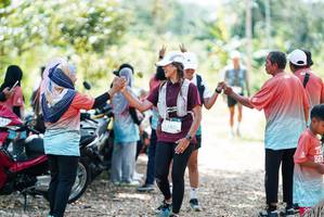 BIB: 
                            <button type="button" onclick="openModal(26302688)" class="btn btn-primary btn-sm float-right btn-popup" data-toggle="modal" data-target=".modal-high-quality">
                        <i class="fas fa-shopping-cart"></i> Add to Cart
                    </button>
                                            <button type="button" onclick="isThisMe(26302688, true)" class="btn btn-success btn-sm float-right btn-popup btn-isme hidden" data-toggle="tooltip" data-placement="bottom" title="นี่คือรูปของคุณใช่ไหม คลิกที่นี่เพื่อเอาเข้าอัลบั้ม">
                        <i class="fas fa-plus"></i> Add to album
                    </button>
                    <button type="button" onclick="isThisMe(26302688, false)" class="btn btn-warning btn-sm float-right btn-popup btn-isnotme hidden">
                        <i class="fas fa-ban"></i> Remove from album
                    </button>