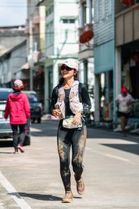 BIB: 
                            <button type="button" onclick="openModal(26357886)" class="btn btn-primary btn-sm float-right btn-popup" data-toggle="modal" data-target=".modal-high-quality">
                        <i class="fas fa-shopping-cart"></i> Add to Cart
                    </button>
                                            <button type="button" onclick="isThisMe(26357886, true)" class="btn btn-success btn-sm float-right btn-popup btn-isme hidden" data-toggle="tooltip" data-placement="bottom" title="นี่คือรูปของคุณใช่ไหม คลิกที่นี่เพื่อเอาเข้าอัลบั้ม">
                        <i class="fas fa-plus"></i> Add to album
                    </button>
                    <button type="button" onclick="isThisMe(26357886, false)" class="btn btn-warning btn-sm float-right btn-popup btn-isnotme hidden">
                        <i class="fas fa-ban"></i> Remove from album
                    </button>