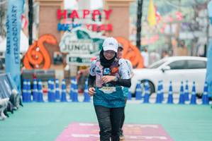 BIB: 
                            <button type="button" onclick="openModal(26511606)" class="btn btn-primary btn-sm float-right btn-popup" data-toggle="modal" data-target=".modal-high-quality">
                        <i class="fas fa-shopping-cart"></i> Add to Cart
                    </button>
                                            <button type="button" onclick="isThisMe(26511606, true)" class="btn btn-success btn-sm float-right btn-popup btn-isme hidden" data-toggle="tooltip" data-placement="bottom" title="นี่คือรูปของคุณใช่ไหม คลิกที่นี่เพื่อเอาเข้าอัลบั้ม">
                        <i class="fas fa-plus"></i> Add to album
                    </button>
                    <button type="button" onclick="isThisMe(26511606, false)" class="btn btn-warning btn-sm float-right btn-popup btn-isnotme hidden">
                        <i class="fas fa-ban"></i> Remove from album
                    </button>