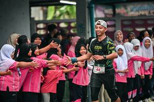 BIB: 
                            <button type="button" onclick="openModal(26210584)" class="btn btn-primary btn-sm float-right btn-popup" data-toggle="modal" data-target=".modal-high-quality">
                        <i class="fas fa-shopping-cart"></i> Add to Cart
                    </button>
                                            <button type="button" onclick="isThisMe(26210584, true)" class="btn btn-success btn-sm float-right btn-popup btn-isme hidden" data-toggle="tooltip" data-placement="bottom" title="นี่คือรูปของคุณใช่ไหม คลิกที่นี่เพื่อเอาเข้าอัลบั้ม">
                        <i class="fas fa-plus"></i> Add to album
                    </button>
                    <button type="button" onclick="isThisMe(26210584, false)" class="btn btn-warning btn-sm float-right btn-popup btn-isnotme hidden">
                        <i class="fas fa-ban"></i> Remove from album
                    </button>