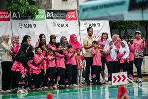 BIB: 
                            <button type="button" onclick="openModal(26210119)" class="btn btn-primary btn-sm float-right btn-popup" data-toggle="modal" data-target=".modal-high-quality">
                        <i class="fas fa-shopping-cart"></i> Add to Cart
                    </button>
                                            <button type="button" onclick="isThisMe(26210119, true)" class="btn btn-success btn-sm float-right btn-popup btn-isme hidden" data-toggle="tooltip" data-placement="bottom" title="นี่คือรูปของคุณใช่ไหม คลิกที่นี่เพื่อเอาเข้าอัลบั้ม">
                        <i class="fas fa-plus"></i> Add to album
                    </button>
                    <button type="button" onclick="isThisMe(26210119, false)" class="btn btn-warning btn-sm float-right btn-popup btn-isnotme hidden">
                        <i class="fas fa-ban"></i> Remove from album
                    </button>