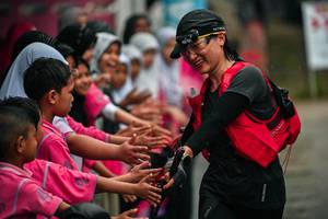 BIB: 
                            <button type="button" onclick="openModal(26214076)" class="btn btn-primary btn-sm float-right btn-popup" data-toggle="modal" data-target=".modal-high-quality">
                        <i class="fas fa-shopping-cart"></i> Add to Cart
                    </button>
                                            <button type="button" onclick="isThisMe(26214076, true)" class="btn btn-success btn-sm float-right btn-popup btn-isme hidden" data-toggle="tooltip" data-placement="bottom" title="นี่คือรูปของคุณใช่ไหม คลิกที่นี่เพื่อเอาเข้าอัลบั้ม">
                        <i class="fas fa-plus"></i> Add to album
                    </button>
                    <button type="button" onclick="isThisMe(26214076, false)" class="btn btn-warning btn-sm float-right btn-popup btn-isnotme hidden">
                        <i class="fas fa-ban"></i> Remove from album
                    </button>