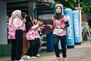 BIB: 
                            <button type="button" onclick="openModal(26500890)" class="btn btn-primary btn-sm float-right btn-popup" data-toggle="modal" data-target=".modal-high-quality">
                        <i class="fas fa-shopping-cart"></i> Add to Cart
                    </button>
                                            <button type="button" onclick="isThisMe(26500890, true)" class="btn btn-success btn-sm float-right btn-popup btn-isme hidden" data-toggle="tooltip" data-placement="bottom" title="นี่คือรูปของคุณใช่ไหม คลิกที่นี่เพื่อเอาเข้าอัลบั้ม">
                        <i class="fas fa-plus"></i> Add to album
                    </button>
                    <button type="button" onclick="isThisMe(26500890, false)" class="btn btn-warning btn-sm float-right btn-popup btn-isnotme hidden">
                        <i class="fas fa-ban"></i> Remove from album
                    </button>