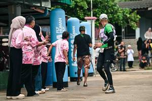 BIB: 
                            <button type="button" onclick="openModal(26501152)" class="btn btn-primary btn-sm float-right btn-popup" data-toggle="modal" data-target=".modal-high-quality">
                        <i class="fas fa-shopping-cart"></i> Add to Cart
                    </button>
                                            <button type="button" onclick="isThisMe(26501152, true)" class="btn btn-success btn-sm float-right btn-popup btn-isme hidden" data-toggle="tooltip" data-placement="bottom" title="นี่คือรูปของคุณใช่ไหม คลิกที่นี่เพื่อเอาเข้าอัลบั้ม">
                        <i class="fas fa-plus"></i> Add to album
                    </button>
                    <button type="button" onclick="isThisMe(26501152, false)" class="btn btn-warning btn-sm float-right btn-popup btn-isnotme hidden">
                        <i class="fas fa-ban"></i> Remove from album
                    </button>