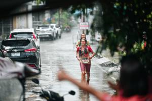 BIB: 
                            <button type="button" onclick="openModal(26288583)" class="btn btn-primary btn-sm float-right btn-popup" data-toggle="modal" data-target=".modal-high-quality">
                        <i class="fas fa-shopping-cart"></i> Add to Cart
                    </button>
                                            <button type="button" onclick="isThisMe(26288583, true)" class="btn btn-success btn-sm float-right btn-popup btn-isme hidden" data-toggle="tooltip" data-placement="bottom" title="นี่คือรูปของคุณใช่ไหม คลิกที่นี่เพื่อเอาเข้าอัลบั้ม">
                        <i class="fas fa-plus"></i> Add to album
                    </button>
                    <button type="button" onclick="isThisMe(26288583, false)" class="btn btn-warning btn-sm float-right btn-popup btn-isnotme hidden">
                        <i class="fas fa-ban"></i> Remove from album
                    </button>