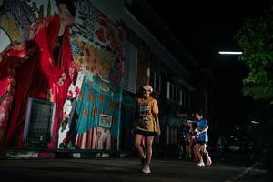 BIB: 
                            <button type="button" onclick="openModal(26286111)" class="btn btn-primary btn-sm float-right btn-popup" data-toggle="modal" data-target=".modal-high-quality">
                        <i class="fas fa-shopping-cart"></i> Add to Cart
                    </button>
                                            <button type="button" onclick="isThisMe(26286111, true)" class="btn btn-success btn-sm float-right btn-popup btn-isme hidden" data-toggle="tooltip" data-placement="bottom" title="นี่คือรูปของคุณใช่ไหม คลิกที่นี่เพื่อเอาเข้าอัลบั้ม">
                        <i class="fas fa-plus"></i> Add to album
                    </button>
                    <button type="button" onclick="isThisMe(26286111, false)" class="btn btn-warning btn-sm float-right btn-popup btn-isnotme hidden">
                        <i class="fas fa-ban"></i> Remove from album
                    </button>