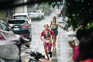 BIB: 
                            <button type="button" onclick="openModal(26288594)" class="btn btn-primary btn-sm float-right btn-popup" data-toggle="modal" data-target=".modal-high-quality">
                        <i class="fas fa-shopping-cart"></i> Add to Cart
                    </button>
                                            <button type="button" onclick="isThisMe(26288594, true)" class="btn btn-success btn-sm float-right btn-popup btn-isme hidden" data-toggle="tooltip" data-placement="bottom" title="นี่คือรูปของคุณใช่ไหม คลิกที่นี่เพื่อเอาเข้าอัลบั้ม">
                        <i class="fas fa-plus"></i> Add to album
                    </button>
                    <button type="button" onclick="isThisMe(26288594, false)" class="btn btn-warning btn-sm float-right btn-popup btn-isnotme hidden">
                        <i class="fas fa-ban"></i> Remove from album
                    </button>