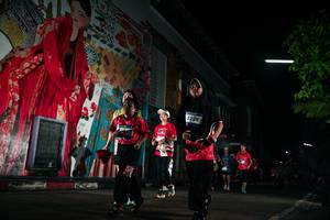 BIB: 
                            <button type="button" onclick="openModal(26286343)" class="btn btn-primary btn-sm float-right btn-popup" data-toggle="modal" data-target=".modal-high-quality">
                        <i class="fas fa-shopping-cart"></i> Add to Cart
                    </button>
                                            <button type="button" onclick="isThisMe(26286343, true)" class="btn btn-success btn-sm float-right btn-popup btn-isme hidden" data-toggle="tooltip" data-placement="bottom" title="นี่คือรูปของคุณใช่ไหม คลิกที่นี่เพื่อเอาเข้าอัลบั้ม">
                        <i class="fas fa-plus"></i> Add to album
                    </button>
                    <button type="button" onclick="isThisMe(26286343, false)" class="btn btn-warning btn-sm float-right btn-popup btn-isnotme hidden">
                        <i class="fas fa-ban"></i> Remove from album
                    </button>