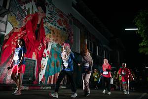 BIB: 
                            <button type="button" onclick="openModal(26286586)" class="btn btn-primary btn-sm float-right btn-popup" data-toggle="modal" data-target=".modal-high-quality">
                        <i class="fas fa-shopping-cart"></i> Add to Cart
                    </button>
                                            <button type="button" onclick="isThisMe(26286586, true)" class="btn btn-success btn-sm float-right btn-popup btn-isme hidden" data-toggle="tooltip" data-placement="bottom" title="นี่คือรูปของคุณใช่ไหม คลิกที่นี่เพื่อเอาเข้าอัลบั้ม">
                        <i class="fas fa-plus"></i> Add to album
                    </button>
                    <button type="button" onclick="isThisMe(26286586, false)" class="btn btn-warning btn-sm float-right btn-popup btn-isnotme hidden">
                        <i class="fas fa-ban"></i> Remove from album
                    </button>