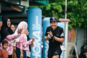 BIB: 
                            <button type="button" onclick="openModal(26504823)" class="btn btn-primary btn-sm float-right btn-popup" data-toggle="modal" data-target=".modal-high-quality">
                        <i class="fas fa-shopping-cart"></i> Add to Cart
                    </button>
                                            <button type="button" onclick="isThisMe(26504823, true)" class="btn btn-success btn-sm float-right btn-popup btn-isme hidden" data-toggle="tooltip" data-placement="bottom" title="นี่คือรูปของคุณใช่ไหม คลิกที่นี่เพื่อเอาเข้าอัลบั้ม">
                        <i class="fas fa-plus"></i> Add to album
                    </button>
                    <button type="button" onclick="isThisMe(26504823, false)" class="btn btn-warning btn-sm float-right btn-popup btn-isnotme hidden">
                        <i class="fas fa-ban"></i> Remove from album
                    </button>