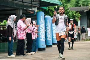 BIB: 
                            <button type="button" onclick="openModal(26501595)" class="btn btn-primary btn-sm float-right btn-popup" data-toggle="modal" data-target=".modal-high-quality">
                        <i class="fas fa-shopping-cart"></i> Add to Cart
                    </button>
                                            <button type="button" onclick="isThisMe(26501595, true)" class="btn btn-success btn-sm float-right btn-popup btn-isme hidden" data-toggle="tooltip" data-placement="bottom" title="นี่คือรูปของคุณใช่ไหม คลิกที่นี่เพื่อเอาเข้าอัลบั้ม">
                        <i class="fas fa-plus"></i> Add to album
                    </button>
                    <button type="button" onclick="isThisMe(26501595, false)" class="btn btn-warning btn-sm float-right btn-popup btn-isnotme hidden">
                        <i class="fas fa-ban"></i> Remove from album
                    </button>