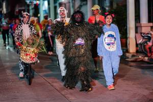 BIB: 
                            <button type="button" onclick="openModal(26464273)" class="btn btn-primary btn-sm float-right btn-popup" data-toggle="modal" data-target=".modal-high-quality">
                        <i class="fas fa-shopping-cart"></i> Add to Cart
                    </button>
                                            <button type="button" onclick="isThisMe(26464273, true)" class="btn btn-success btn-sm float-right btn-popup btn-isme hidden" data-toggle="tooltip" data-placement="bottom" title="นี่คือรูปของคุณใช่ไหม คลิกที่นี่เพื่อเอาเข้าอัลบั้ม">
                        <i class="fas fa-plus"></i> Add to album
                    </button>
                    <button type="button" onclick="isThisMe(26464273, false)" class="btn btn-warning btn-sm float-right btn-popup btn-isnotme hidden">
                        <i class="fas fa-ban"></i> Remove from album
                    </button>