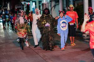 BIB: 
                            <button type="button" onclick="openModal(26464267)" class="btn btn-primary btn-sm float-right btn-popup" data-toggle="modal" data-target=".modal-high-quality">
                        <i class="fas fa-shopping-cart"></i> Add to Cart
                    </button>
                                            <button type="button" onclick="isThisMe(26464267, true)" class="btn btn-success btn-sm float-right btn-popup btn-isme hidden" data-toggle="tooltip" data-placement="bottom" title="นี่คือรูปของคุณใช่ไหม คลิกที่นี่เพื่อเอาเข้าอัลบั้ม">
                        <i class="fas fa-plus"></i> Add to album
                    </button>
                    <button type="button" onclick="isThisMe(26464267, false)" class="btn btn-warning btn-sm float-right btn-popup btn-isnotme hidden">
                        <i class="fas fa-ban"></i> Remove from album
                    </button>