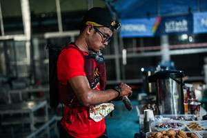 BIB: 
                            <button type="button" onclick="openModal(26280324)" class="btn btn-primary btn-sm float-right btn-popup" data-toggle="modal" data-target=".modal-high-quality">
                        <i class="fas fa-shopping-cart"></i> Add to Cart
                    </button>
                                            <button type="button" onclick="isThisMe(26280324, true)" class="btn btn-success btn-sm float-right btn-popup btn-isme hidden" data-toggle="tooltip" data-placement="bottom" title="นี่คือรูปของคุณใช่ไหม คลิกที่นี่เพื่อเอาเข้าอัลบั้ม">
                        <i class="fas fa-plus"></i> Add to album
                    </button>
                    <button type="button" onclick="isThisMe(26280324, false)" class="btn btn-warning btn-sm float-right btn-popup btn-isnotme hidden">
                        <i class="fas fa-ban"></i> Remove from album
                    </button>