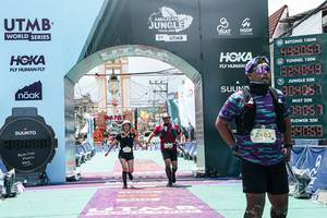 BIB: 
                            <button type="button" onclick="openModal(26371083)" class="btn btn-primary btn-sm float-right btn-popup" data-toggle="modal" data-target=".modal-high-quality">
                        <i class="fas fa-shopping-cart"></i> Add to Cart
                    </button>
                                            <button type="button" onclick="isThisMe(26371083, true)" class="btn btn-success btn-sm float-right btn-popup btn-isme hidden" data-toggle="tooltip" data-placement="bottom" title="นี่คือรูปของคุณใช่ไหม คลิกที่นี่เพื่อเอาเข้าอัลบั้ม">
                        <i class="fas fa-plus"></i> Add to album
                    </button>
                    <button type="button" onclick="isThisMe(26371083, false)" class="btn btn-warning btn-sm float-right btn-popup btn-isnotme hidden">
                        <i class="fas fa-ban"></i> Remove from album
                    </button>