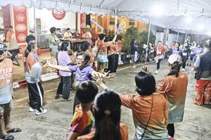 BIB: 
                            <button type="button" onclick="openModal(26305911)" class="btn btn-primary btn-sm float-right btn-popup" data-toggle="modal" data-target=".modal-high-quality">
                        <i class="fas fa-shopping-cart"></i> Add to Cart
                    </button>
                                            <button type="button" onclick="isThisMe(26305911, true)" class="btn btn-success btn-sm float-right btn-popup btn-isme hidden" data-toggle="tooltip" data-placement="bottom" title="นี่คือรูปของคุณใช่ไหม คลิกที่นี่เพื่อเอาเข้าอัลบั้ม">
                        <i class="fas fa-plus"></i> Add to album
                    </button>
                    <button type="button" onclick="isThisMe(26305911, false)" class="btn btn-warning btn-sm float-right btn-popup btn-isnotme hidden">
                        <i class="fas fa-ban"></i> Remove from album
                    </button>