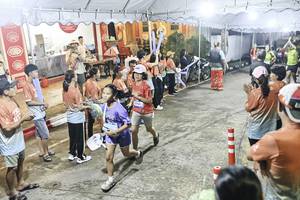 BIB: 
                            <button type="button" onclick="openModal(26305254)" class="btn btn-primary btn-sm float-right btn-popup" data-toggle="modal" data-target=".modal-high-quality">
                        <i class="fas fa-shopping-cart"></i> Add to Cart
                    </button>
                                            <button type="button" onclick="isThisMe(26305254, true)" class="btn btn-success btn-sm float-right btn-popup btn-isme hidden" data-toggle="tooltip" data-placement="bottom" title="นี่คือรูปของคุณใช่ไหม คลิกที่นี่เพื่อเอาเข้าอัลบั้ม">
                        <i class="fas fa-plus"></i> Add to album
                    </button>
                    <button type="button" onclick="isThisMe(26305254, false)" class="btn btn-warning btn-sm float-right btn-popup btn-isnotme hidden">
                        <i class="fas fa-ban"></i> Remove from album
                    </button>