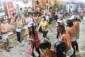 BIB: 
                            <button type="button" onclick="openModal(26305689)" class="btn btn-primary btn-sm float-right btn-popup" data-toggle="modal" data-target=".modal-high-quality">
                        <i class="fas fa-shopping-cart"></i> Add to Cart
                    </button>
                                            <button type="button" onclick="isThisMe(26305689, true)" class="btn btn-success btn-sm float-right btn-popup btn-isme hidden" data-toggle="tooltip" data-placement="bottom" title="นี่คือรูปของคุณใช่ไหม คลิกที่นี่เพื่อเอาเข้าอัลบั้ม">
                        <i class="fas fa-plus"></i> Add to album
                    </button>
                    <button type="button" onclick="isThisMe(26305689, false)" class="btn btn-warning btn-sm float-right btn-popup btn-isnotme hidden">
                        <i class="fas fa-ban"></i> Remove from album
                    </button>