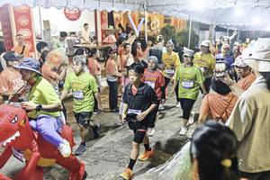 BIB: 
                            <button type="button" onclick="openModal(26305510)" class="btn btn-primary btn-sm float-right btn-popup" data-toggle="modal" data-target=".modal-high-quality">
                        <i class="fas fa-shopping-cart"></i> Add to Cart
                    </button>
                                            <button type="button" onclick="isThisMe(26305510, true)" class="btn btn-success btn-sm float-right btn-popup btn-isme hidden" data-toggle="tooltip" data-placement="bottom" title="นี่คือรูปของคุณใช่ไหม คลิกที่นี่เพื่อเอาเข้าอัลบั้ม">
                        <i class="fas fa-plus"></i> Add to album
                    </button>
                    <button type="button" onclick="isThisMe(26305510, false)" class="btn btn-warning btn-sm float-right btn-popup btn-isnotme hidden">
                        <i class="fas fa-ban"></i> Remove from album
                    </button>