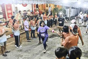 BIB: 
                            <button type="button" onclick="openModal(26305680)" class="btn btn-primary btn-sm float-right btn-popup" data-toggle="modal" data-target=".modal-high-quality">
                        <i class="fas fa-shopping-cart"></i> Add to Cart
                    </button>
                                            <button type="button" onclick="isThisMe(26305680, true)" class="btn btn-success btn-sm float-right btn-popup btn-isme hidden" data-toggle="tooltip" data-placement="bottom" title="นี่คือรูปของคุณใช่ไหม คลิกที่นี่เพื่อเอาเข้าอัลบั้ม">
                        <i class="fas fa-plus"></i> Add to album
                    </button>
                    <button type="button" onclick="isThisMe(26305680, false)" class="btn btn-warning btn-sm float-right btn-popup btn-isnotme hidden">
                        <i class="fas fa-ban"></i> Remove from album
                    </button>