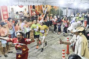 BIB: 
                            <button type="button" onclick="openModal(26305389)" class="btn btn-primary btn-sm float-right btn-popup" data-toggle="modal" data-target=".modal-high-quality">
                        <i class="fas fa-shopping-cart"></i> Add to Cart
                    </button>
                                            <button type="button" onclick="isThisMe(26305389, true)" class="btn btn-success btn-sm float-right btn-popup btn-isme hidden" data-toggle="tooltip" data-placement="bottom" title="นี่คือรูปของคุณใช่ไหม คลิกที่นี่เพื่อเอาเข้าอัลบั้ม">
                        <i class="fas fa-plus"></i> Add to album
                    </button>
                    <button type="button" onclick="isThisMe(26305389, false)" class="btn btn-warning btn-sm float-right btn-popup btn-isnotme hidden">
                        <i class="fas fa-ban"></i> Remove from album
                    </button>