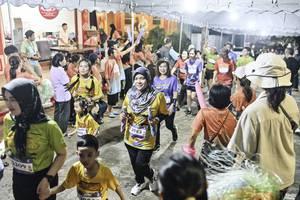 BIB: 
                            <button type="button" onclick="openModal(26305542)" class="btn btn-primary btn-sm float-right btn-popup" data-toggle="modal" data-target=".modal-high-quality">
                        <i class="fas fa-shopping-cart"></i> Add to Cart
                    </button>
                                            <button type="button" onclick="isThisMe(26305542, true)" class="btn btn-success btn-sm float-right btn-popup btn-isme hidden" data-toggle="tooltip" data-placement="bottom" title="นี่คือรูปของคุณใช่ไหม คลิกที่นี่เพื่อเอาเข้าอัลบั้ม">
                        <i class="fas fa-plus"></i> Add to album
                    </button>
                    <button type="button" onclick="isThisMe(26305542, false)" class="btn btn-warning btn-sm float-right btn-popup btn-isnotme hidden">
                        <i class="fas fa-ban"></i> Remove from album
                    </button>