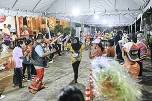 BIB: 
                            <button type="button" onclick="openModal(26305121)" class="btn btn-primary btn-sm float-right btn-popup" data-toggle="modal" data-target=".modal-high-quality">
                        <i class="fas fa-shopping-cart"></i> Add to Cart
                    </button>
                                            <button type="button" onclick="isThisMe(26305121, true)" class="btn btn-success btn-sm float-right btn-popup btn-isme hidden" data-toggle="tooltip" data-placement="bottom" title="นี่คือรูปของคุณใช่ไหม คลิกที่นี่เพื่อเอาเข้าอัลบั้ม">
                        <i class="fas fa-plus"></i> Add to album
                    </button>
                    <button type="button" onclick="isThisMe(26305121, false)" class="btn btn-warning btn-sm float-right btn-popup btn-isnotme hidden">
                        <i class="fas fa-ban"></i> Remove from album
                    </button>