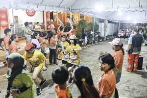 BIB: 
                            <button type="button" onclick="openModal(26305910)" class="btn btn-primary btn-sm float-right btn-popup" data-toggle="modal" data-target=".modal-high-quality">
                        <i class="fas fa-shopping-cart"></i> Add to Cart
                    </button>
                                            <button type="button" onclick="isThisMe(26305910, true)" class="btn btn-success btn-sm float-right btn-popup btn-isme hidden" data-toggle="tooltip" data-placement="bottom" title="นี่คือรูปของคุณใช่ไหม คลิกที่นี่เพื่อเอาเข้าอัลบั้ม">
                        <i class="fas fa-plus"></i> Add to album
                    </button>
                    <button type="button" onclick="isThisMe(26305910, false)" class="btn btn-warning btn-sm float-right btn-popup btn-isnotme hidden">
                        <i class="fas fa-ban"></i> Remove from album
                    </button>