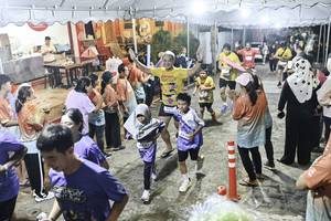 BIB: 
                            <button type="button" onclick="openModal(26305194)" class="btn btn-primary btn-sm float-right btn-popup" data-toggle="modal" data-target=".modal-high-quality">
                        <i class="fas fa-shopping-cart"></i> Add to Cart
                    </button>
                                            <button type="button" onclick="isThisMe(26305194, true)" class="btn btn-success btn-sm float-right btn-popup btn-isme hidden" data-toggle="tooltip" data-placement="bottom" title="นี่คือรูปของคุณใช่ไหม คลิกที่นี่เพื่อเอาเข้าอัลบั้ม">
                        <i class="fas fa-plus"></i> Add to album
                    </button>
                    <button type="button" onclick="isThisMe(26305194, false)" class="btn btn-warning btn-sm float-right btn-popup btn-isnotme hidden">
                        <i class="fas fa-ban"></i> Remove from album
                    </button>