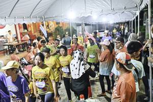 BIB: 
                            <button type="button" onclick="openModal(26305221)" class="btn btn-primary btn-sm float-right btn-popup" data-toggle="modal" data-target=".modal-high-quality">
                        <i class="fas fa-shopping-cart"></i> Add to Cart
                    </button>
                                            <button type="button" onclick="isThisMe(26305221, true)" class="btn btn-success btn-sm float-right btn-popup btn-isme hidden" data-toggle="tooltip" data-placement="bottom" title="นี่คือรูปของคุณใช่ไหม คลิกที่นี่เพื่อเอาเข้าอัลบั้ม">
                        <i class="fas fa-plus"></i> Add to album
                    </button>
                    <button type="button" onclick="isThisMe(26305221, false)" class="btn btn-warning btn-sm float-right btn-popup btn-isnotme hidden">
                        <i class="fas fa-ban"></i> Remove from album
                    </button>