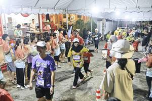 BIB: 
                            <button type="button" onclick="openModal(26305370)" class="btn btn-primary btn-sm float-right btn-popup" data-toggle="modal" data-target=".modal-high-quality">
                        <i class="fas fa-shopping-cart"></i> Add to Cart
                    </button>
                                            <button type="button" onclick="isThisMe(26305370, true)" class="btn btn-success btn-sm float-right btn-popup btn-isme hidden" data-toggle="tooltip" data-placement="bottom" title="นี่คือรูปของคุณใช่ไหม คลิกที่นี่เพื่อเอาเข้าอัลบั้ม">
                        <i class="fas fa-plus"></i> Add to album
                    </button>
                    <button type="button" onclick="isThisMe(26305370, false)" class="btn btn-warning btn-sm float-right btn-popup btn-isnotme hidden">
                        <i class="fas fa-ban"></i> Remove from album
                    </button>