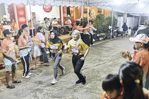 BIB: 
                            <button type="button" onclick="openModal(26305997)" class="btn btn-primary btn-sm float-right btn-popup" data-toggle="modal" data-target=".modal-high-quality">
                        <i class="fas fa-shopping-cart"></i> Add to Cart
                    </button>
                                            <button type="button" onclick="isThisMe(26305997, true)" class="btn btn-success btn-sm float-right btn-popup btn-isme hidden" data-toggle="tooltip" data-placement="bottom" title="นี่คือรูปของคุณใช่ไหม คลิกที่นี่เพื่อเอาเข้าอัลบั้ม">
                        <i class="fas fa-plus"></i> Add to album
                    </button>
                    <button type="button" onclick="isThisMe(26305997, false)" class="btn btn-warning btn-sm float-right btn-popup btn-isnotme hidden">
                        <i class="fas fa-ban"></i> Remove from album
                    </button>