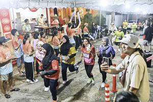 BIB: 
                            <button type="button" onclick="openModal(26305392)" class="btn btn-primary btn-sm float-right btn-popup" data-toggle="modal" data-target=".modal-high-quality">
                        <i class="fas fa-shopping-cart"></i> Add to Cart
                    </button>
                                            <button type="button" onclick="isThisMe(26305392, true)" class="btn btn-success btn-sm float-right btn-popup btn-isme hidden" data-toggle="tooltip" data-placement="bottom" title="นี่คือรูปของคุณใช่ไหม คลิกที่นี่เพื่อเอาเข้าอัลบั้ม">
                        <i class="fas fa-plus"></i> Add to album
                    </button>
                    <button type="button" onclick="isThisMe(26305392, false)" class="btn btn-warning btn-sm float-right btn-popup btn-isnotme hidden">
                        <i class="fas fa-ban"></i> Remove from album
                    </button>