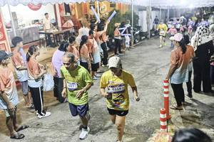 BIB: 
                            <button type="button" onclick="openModal(26305181)" class="btn btn-primary btn-sm float-right btn-popup" data-toggle="modal" data-target=".modal-high-quality">
                        <i class="fas fa-shopping-cart"></i> Add to Cart
                    </button>
                                            <button type="button" onclick="isThisMe(26305181, true)" class="btn btn-success btn-sm float-right btn-popup btn-isme hidden" data-toggle="tooltip" data-placement="bottom" title="นี่คือรูปของคุณใช่ไหม คลิกที่นี่เพื่อเอาเข้าอัลบั้ม">
                        <i class="fas fa-plus"></i> Add to album
                    </button>
                    <button type="button" onclick="isThisMe(26305181, false)" class="btn btn-warning btn-sm float-right btn-popup btn-isnotme hidden">
                        <i class="fas fa-ban"></i> Remove from album
                    </button>