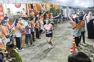 BIB: 
                            <button type="button" onclick="openModal(26304700)" class="btn btn-primary btn-sm float-right btn-popup" data-toggle="modal" data-target=".modal-high-quality">
                        <i class="fas fa-shopping-cart"></i> Add to Cart
                    </button>
                                            <button type="button" onclick="isThisMe(26304700, true)" class="btn btn-success btn-sm float-right btn-popup btn-isme hidden" data-toggle="tooltip" data-placement="bottom" title="นี่คือรูปของคุณใช่ไหม คลิกที่นี่เพื่อเอาเข้าอัลบั้ม">
                        <i class="fas fa-plus"></i> Add to album
                    </button>
                    <button type="button" onclick="isThisMe(26304700, false)" class="btn btn-warning btn-sm float-right btn-popup btn-isnotme hidden">
                        <i class="fas fa-ban"></i> Remove from album
                    </button>