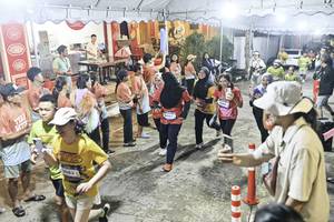 BIB: 
                            <button type="button" onclick="openModal(26305388)" class="btn btn-primary btn-sm float-right btn-popup" data-toggle="modal" data-target=".modal-high-quality">
                        <i class="fas fa-shopping-cart"></i> Add to Cart
                    </button>
                                            <button type="button" onclick="isThisMe(26305388, true)" class="btn btn-success btn-sm float-right btn-popup btn-isme hidden" data-toggle="tooltip" data-placement="bottom" title="นี่คือรูปของคุณใช่ไหม คลิกที่นี่เพื่อเอาเข้าอัลบั้ม">
                        <i class="fas fa-plus"></i> Add to album
                    </button>
                    <button type="button" onclick="isThisMe(26305388, false)" class="btn btn-warning btn-sm float-right btn-popup btn-isnotme hidden">
                        <i class="fas fa-ban"></i> Remove from album
                    </button>